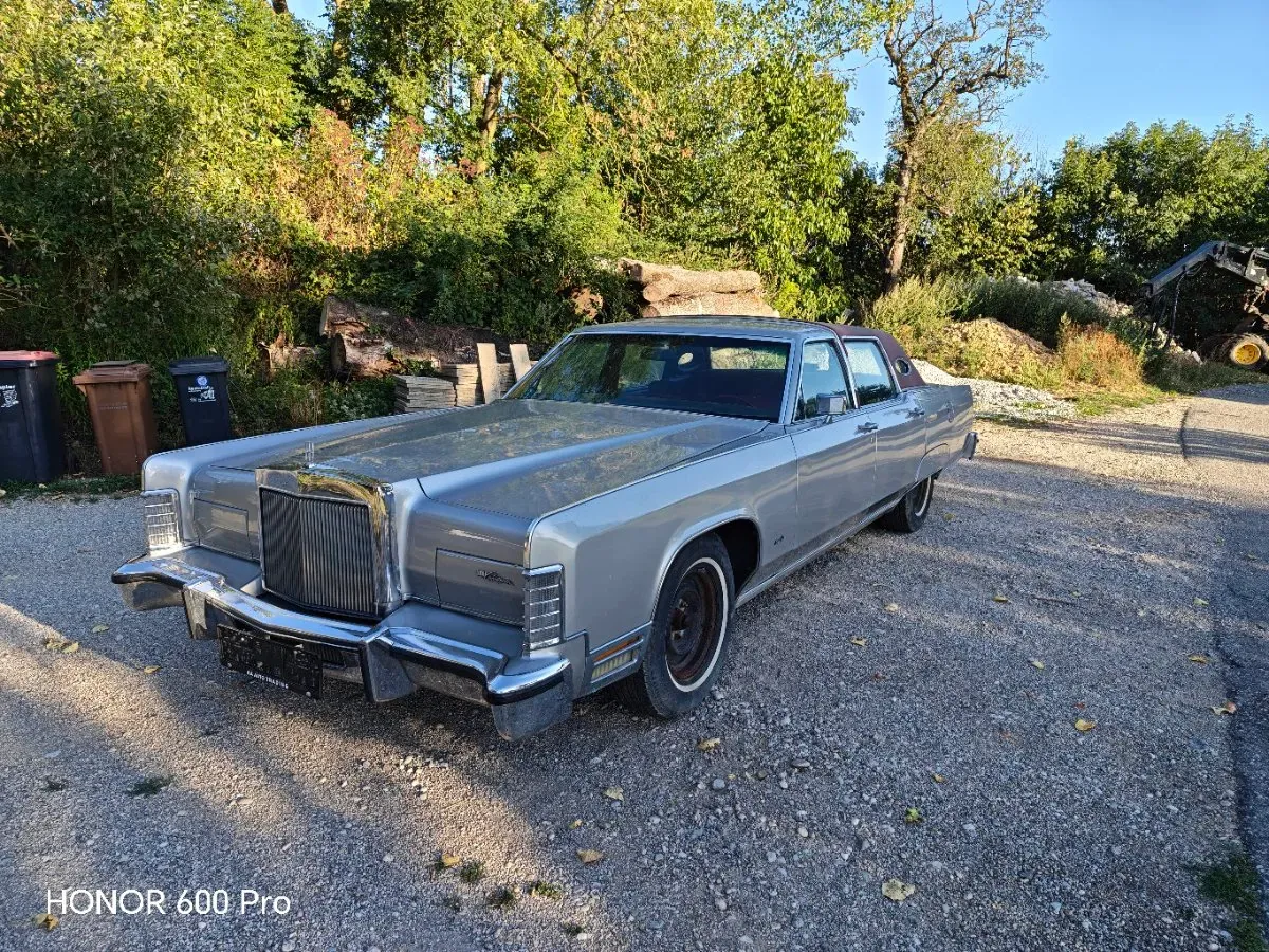 Lincoln Town Car