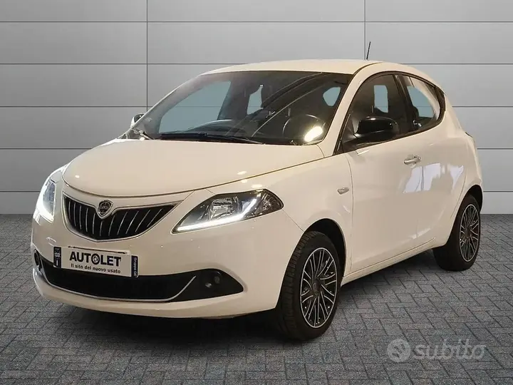 Lancia Ypsilon
