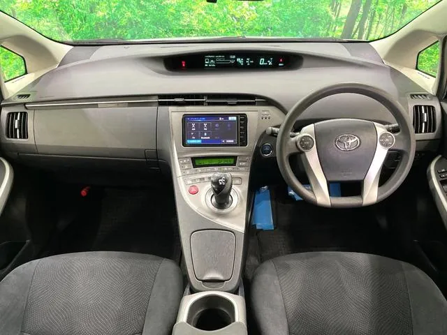 Toyota Prius 2015 photo 2