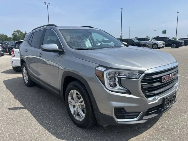GMC Terrain 2024 photo 3