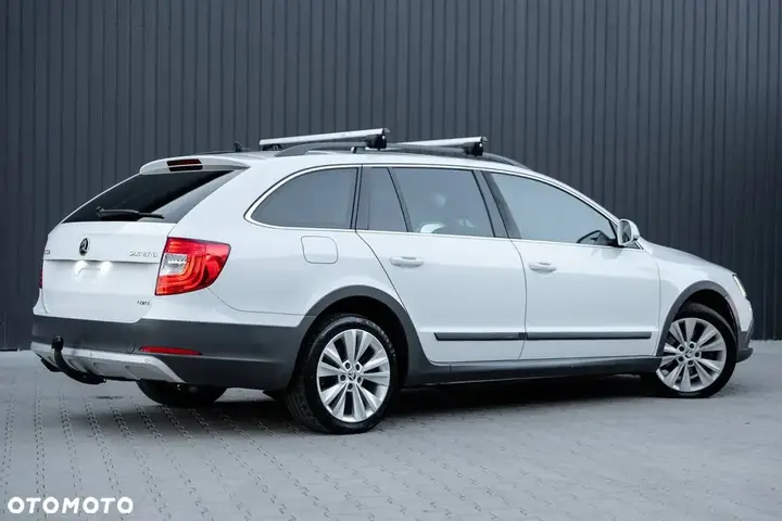 Skoda Superb 2014 photo 5