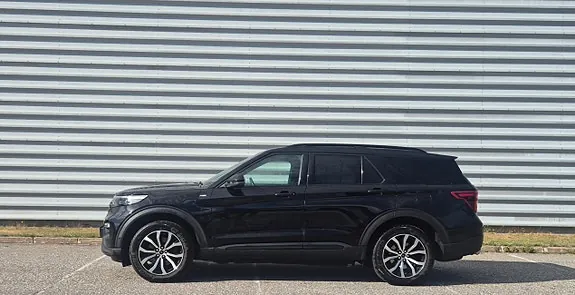 Ford Explorer 2022 photo 3