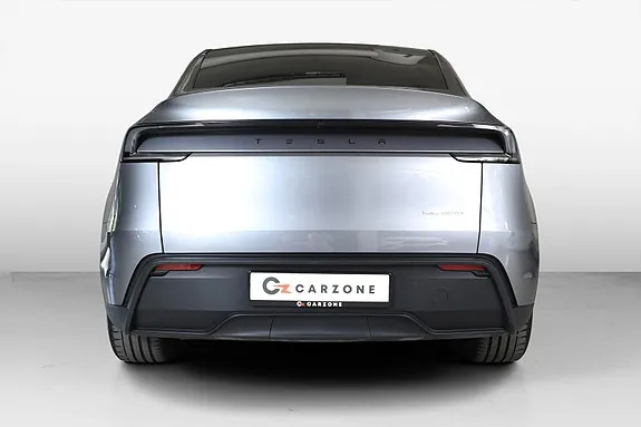 Tesla Model Y 2025 photo 5