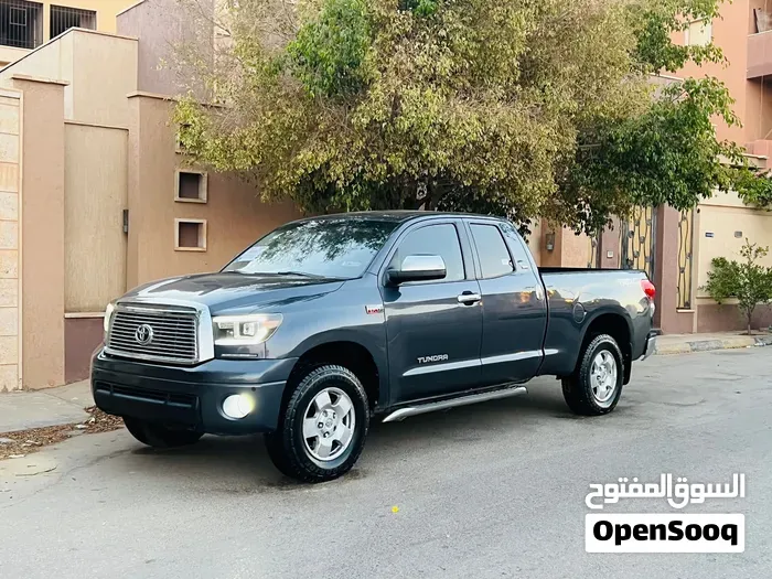 Toyota Tundra 2010 photo 2
