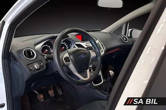 Ford Fiesta 2013 photo 5