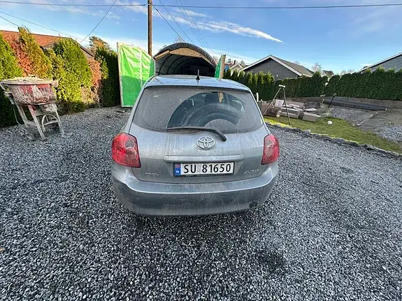 Toyota Auris 2010 photo 4