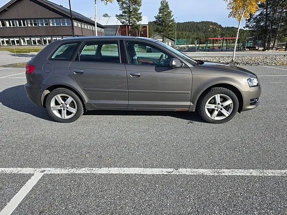 Audi A3 2011 photo 3