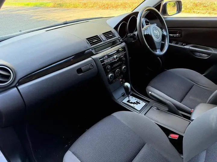 Mazda Mazda3 2008 photo 2