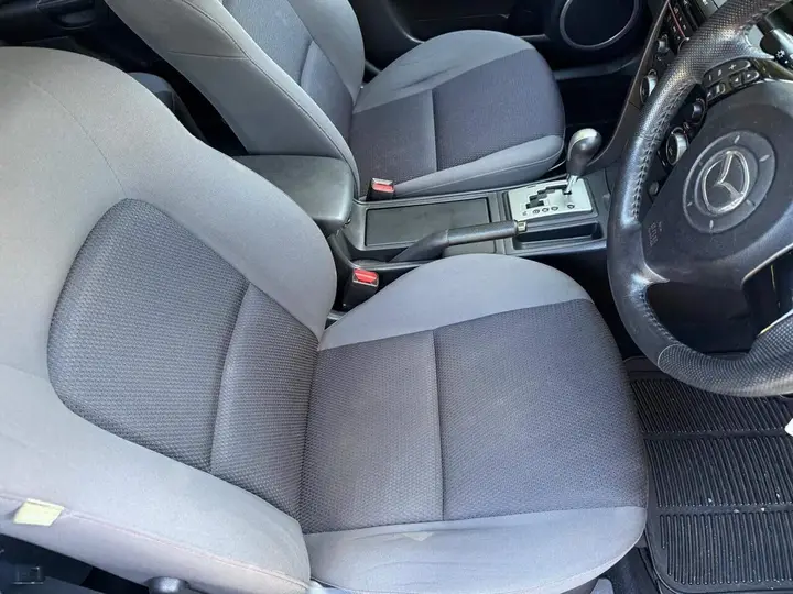 Mazda Mazda3 2008 photo 4
