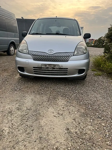 Toyota Yaris Verso 1999 photo 2