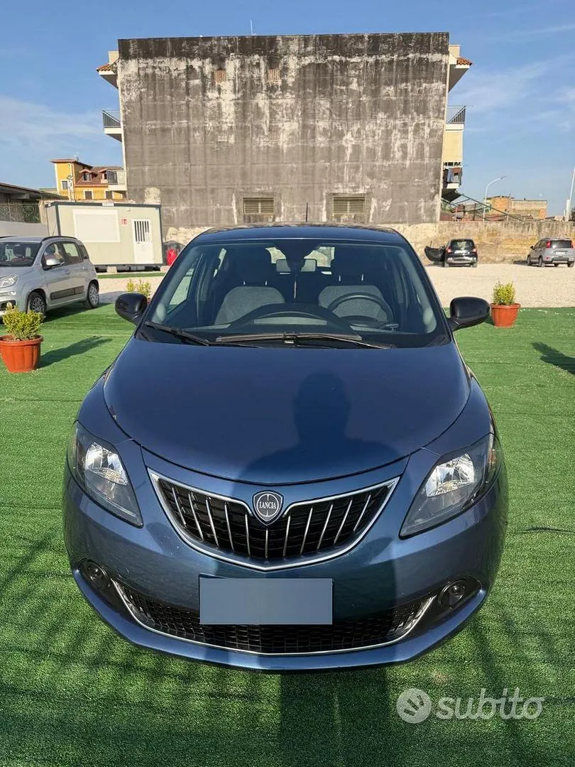 Lancia Ypsilon