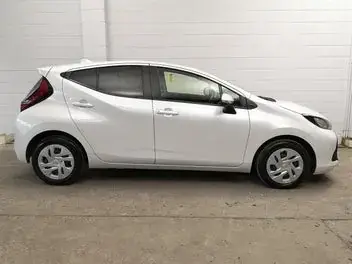 Toyota Aqua 2022 photo 4
