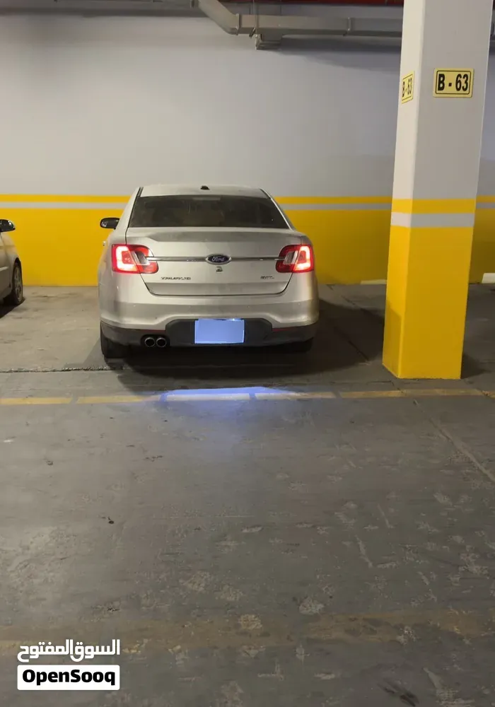 Ford Taurus
