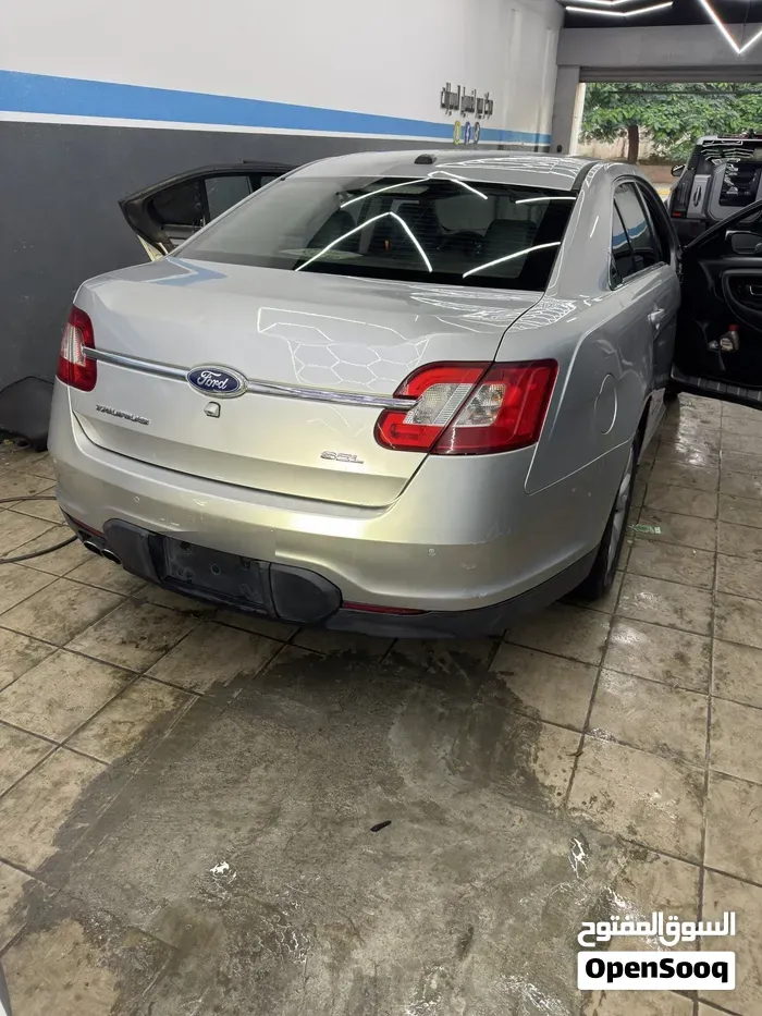 Ford Taurus 2010 photo 4