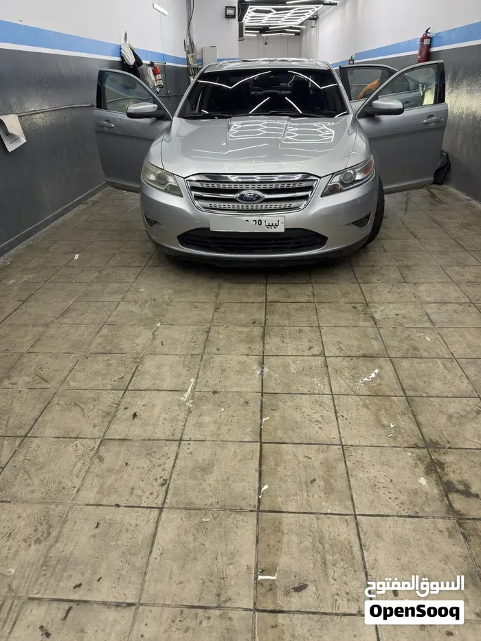 Ford Taurus 2010 photo 3