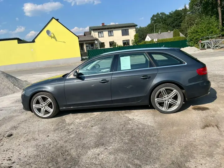 Audi A4 2010 photo 3