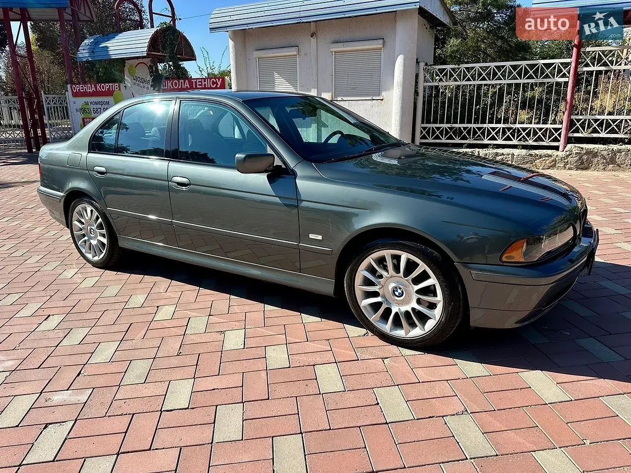 BMW 5 Series 2003 photo 3