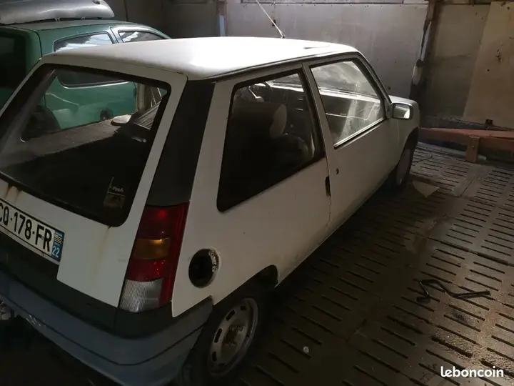 Renault Autres 1992 photo 3