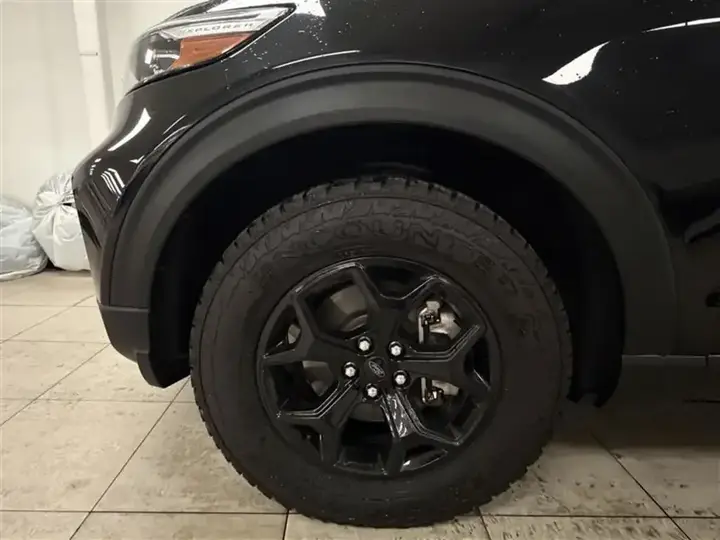 Ford Explorer 2022 photo 3