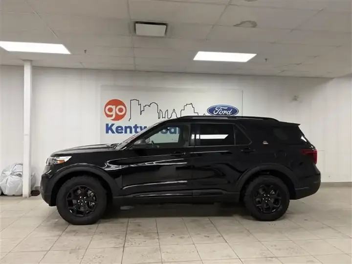Ford Explorer 2022 photo 2