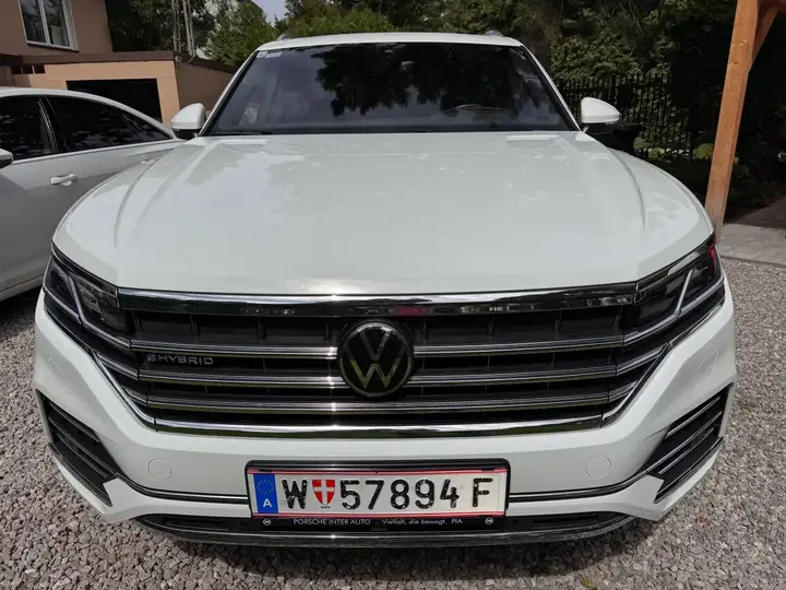 Volkswagen Touareg 2021 photo 2