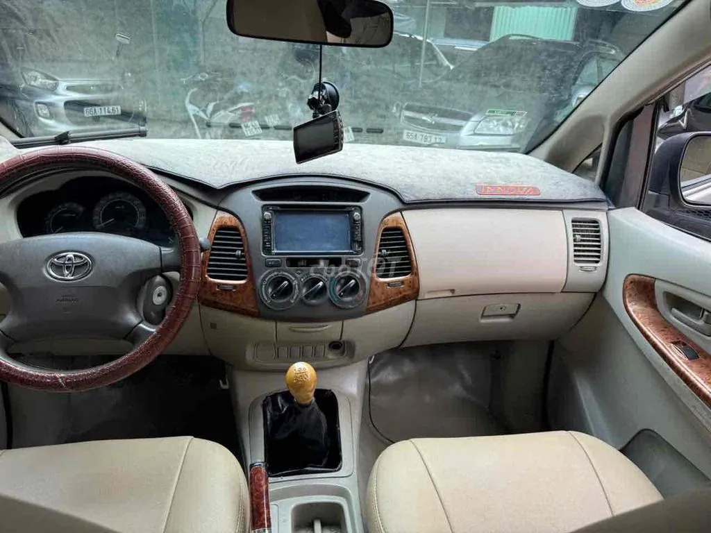 Toyota Innova 2008 photo 2