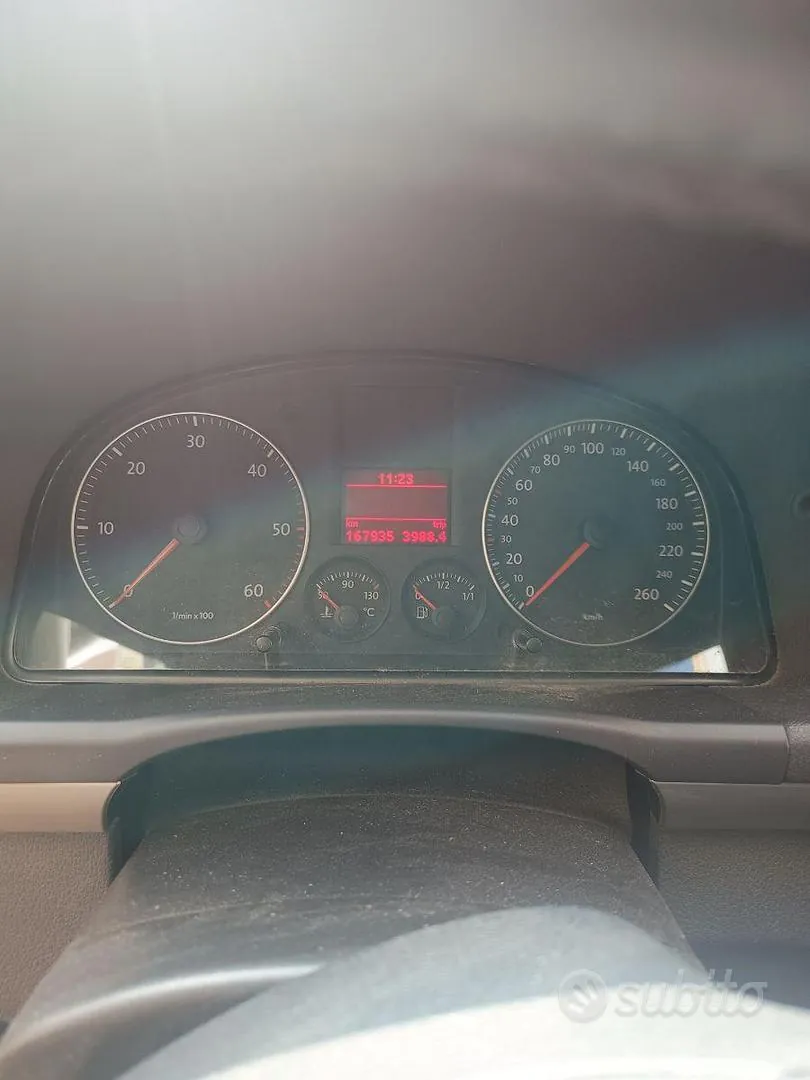 Volkswagen Touran 2007 photo 2