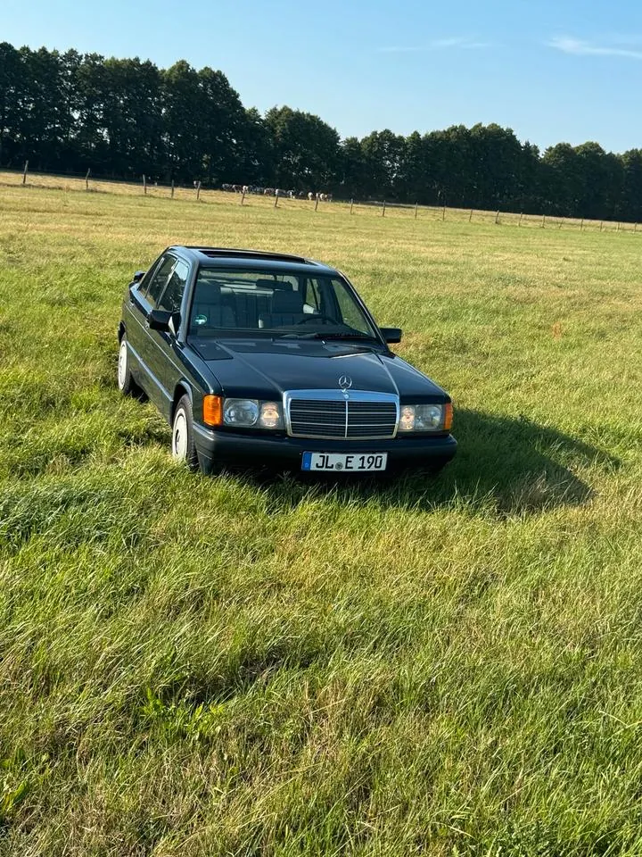 Mercedes-Benz 190E