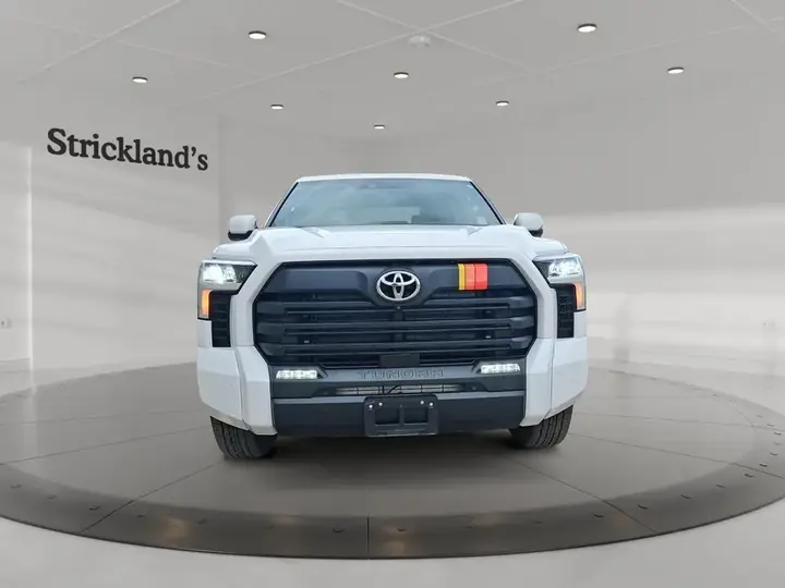 Toyota Tundra 2025 photo 2