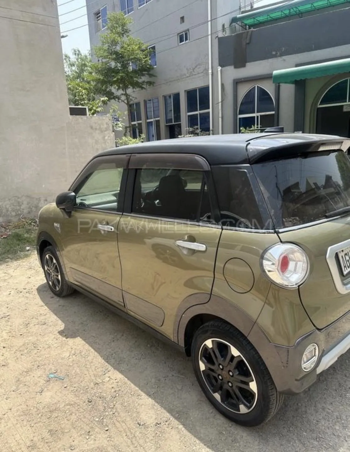 Daihatsu Cast