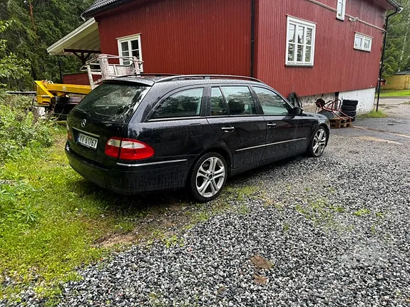 Mercedes-Benz E280 2006 photo 2