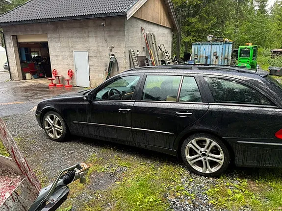 Mercedes-Benz E280 2006 photo 3