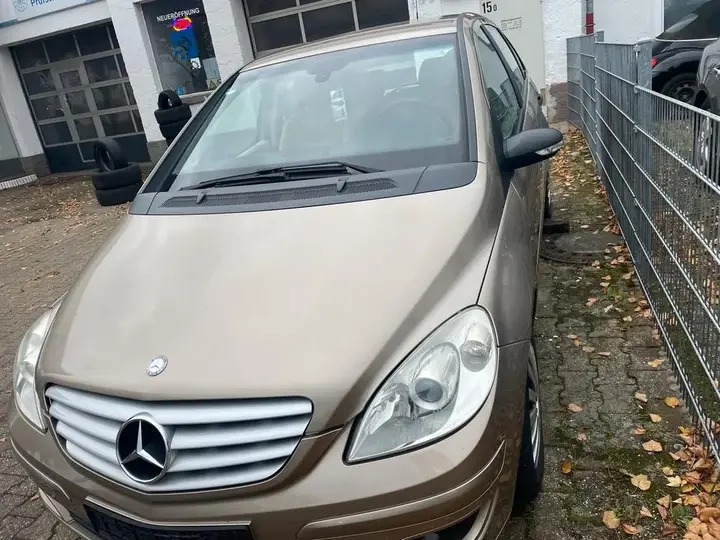 Mercedes-Benz B170