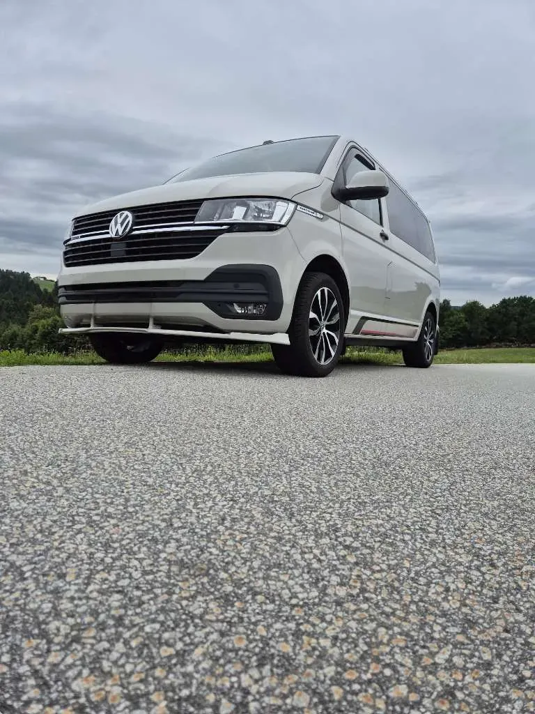 Volkswagen Multivan 2022 photo 2