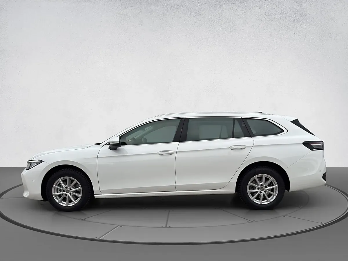 Volkswagen Passat 2025 photo 3