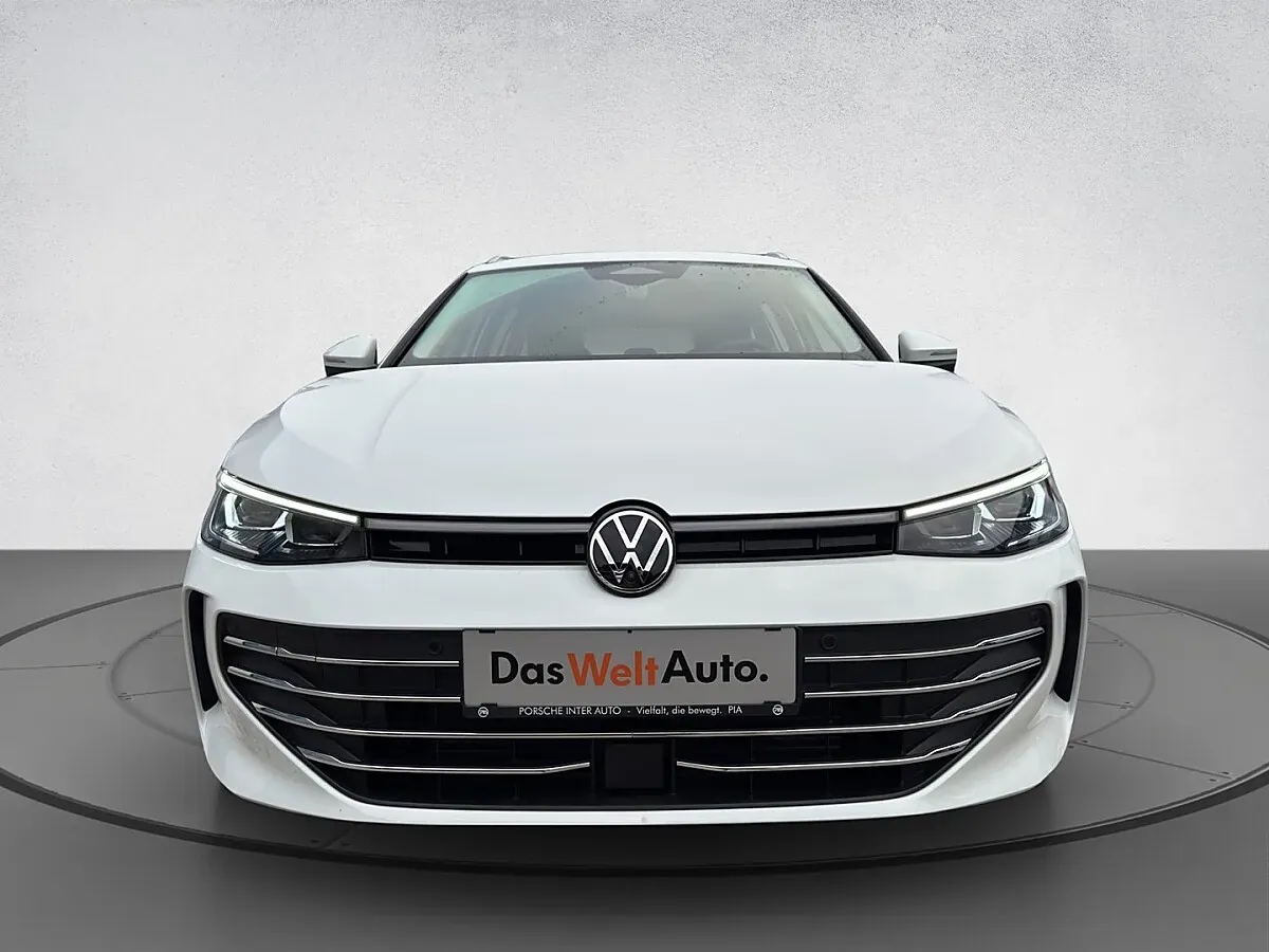 Volkswagen Passat 2025 photo 2