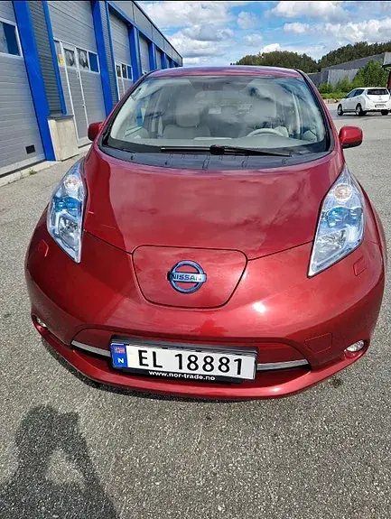 Nissan Leaf 2012 photo 2