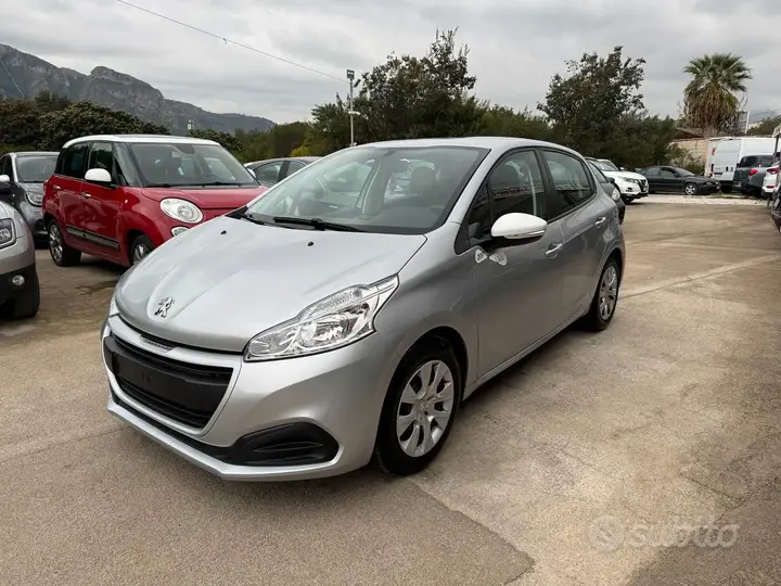 Peugeot 208 2018 photo 3