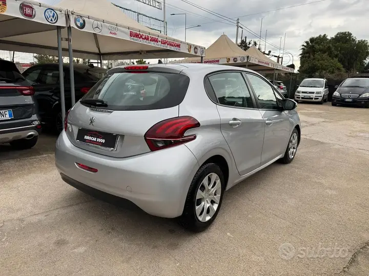 Peugeot 208 2018 photo 4