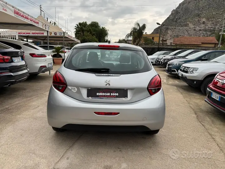 Peugeot 208 2018 photo 5