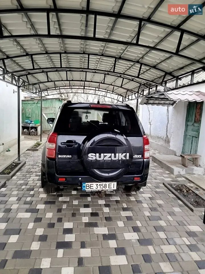 Suzuki Grand Vitara 2010 photo 4