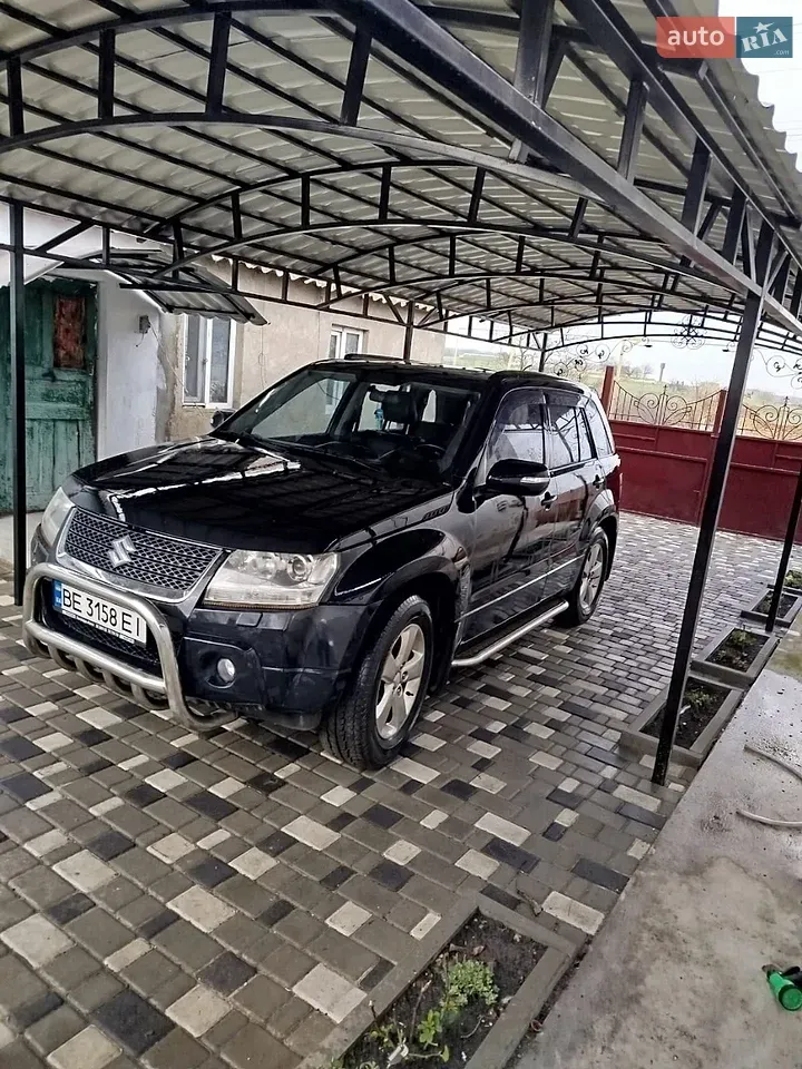 Suzuki Grand Vitara 2010 photo 2