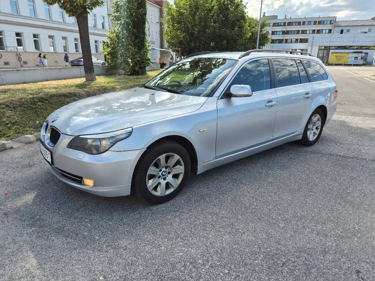 BMW 5 Series 2008 photo 2