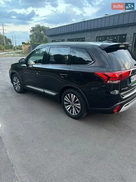 Mitsubishi Outlander 2020 photo 5