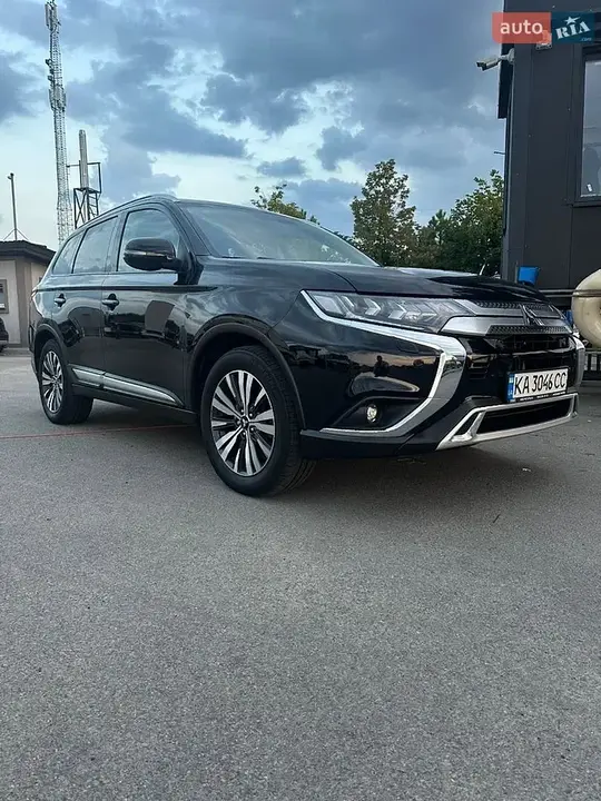 Mitsubishi Outlander 2020 photo 3