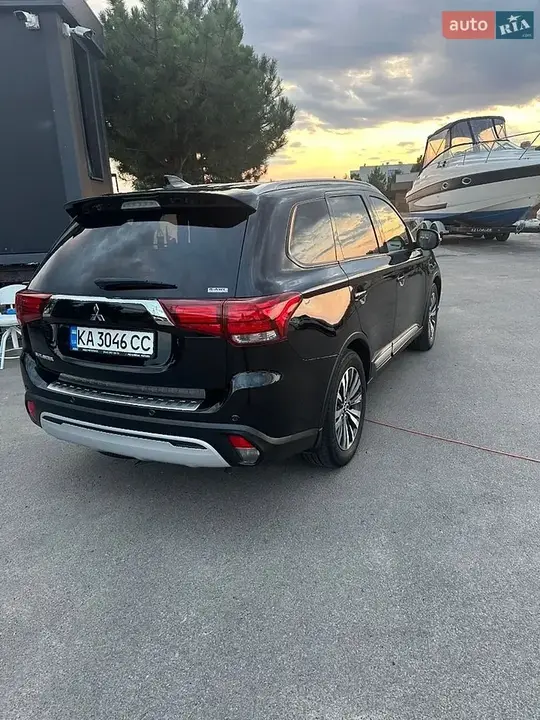 Mitsubishi Outlander 2020 photo 4
