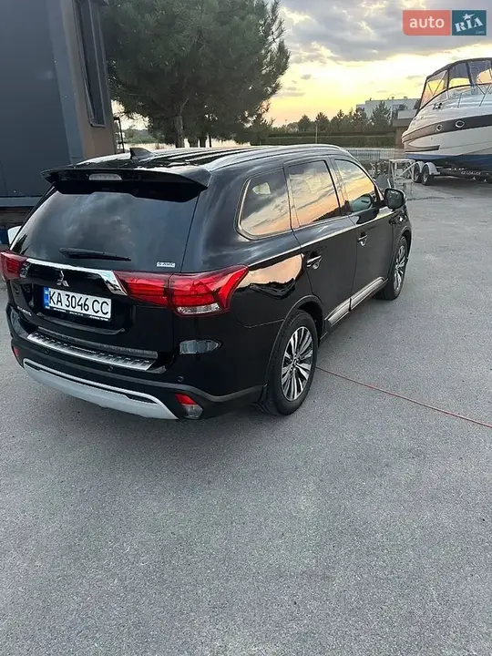 Mitsubishi Outlander