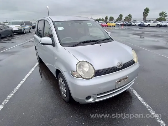Toyota Sienta X