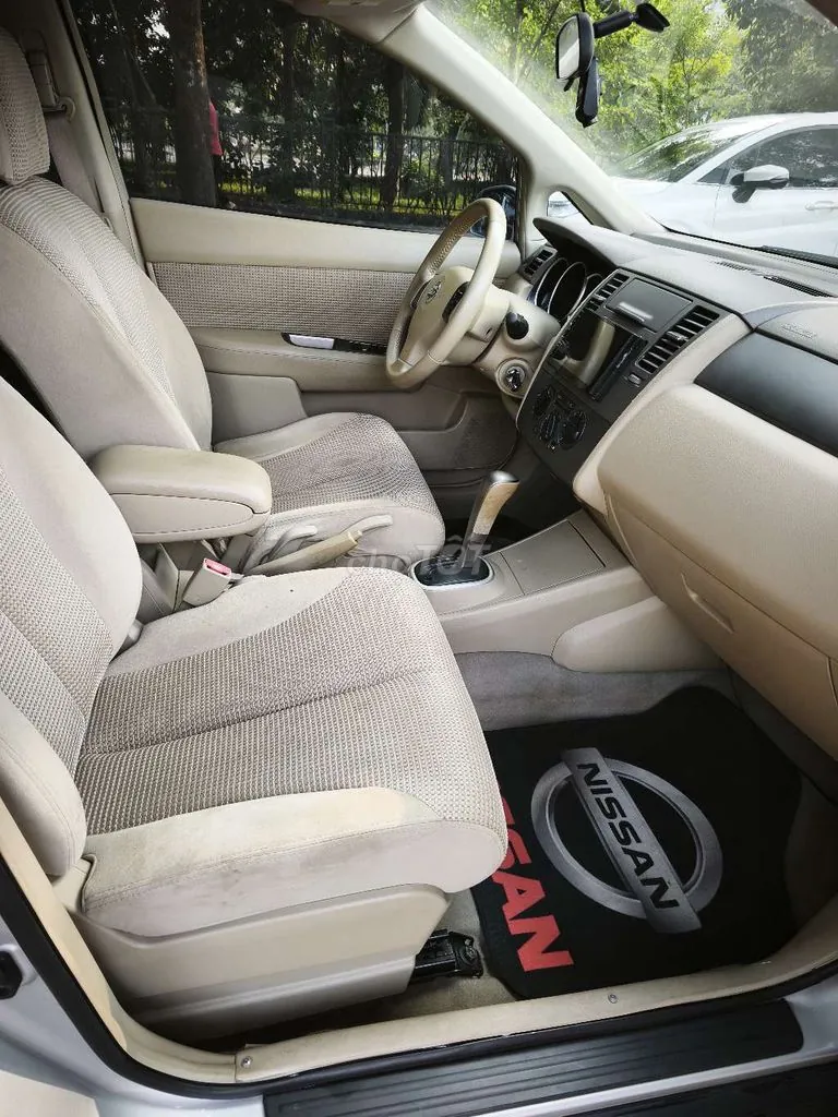 Nissan Tiida 2010 photo 4