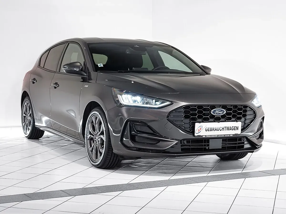 Ford Focus 2023 photo 2
